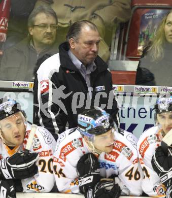 EBEL. Eishockey Bundesliga. KAC gegen EHC LIWEST Linz. Trainer Kim Collins (Linz). Klagenfurt, am 7.2.2010.
Foto: Kuess

---
pressefotos, pressefotografie, kuess, qs, qspictures, sport, bild, bilder, bilddatenbank