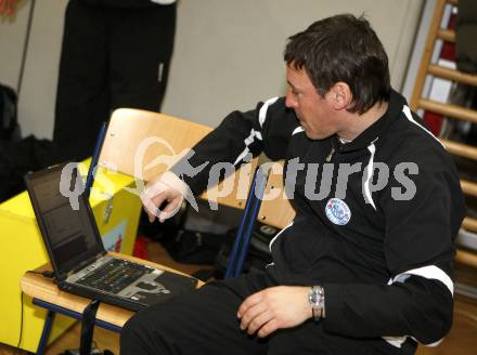 Volleyball CEV Cup. ATSC Wildcats gegen Dinamo Pancevo. Trainer Helmut Voggenberger (Wildcats). Klagenfurt, am 14.1.2010.
Foto: Kuess
---
pressefotos, pressefotografie, kuess, qs, qspictures, sport, bild, bilder, bilddatenbank