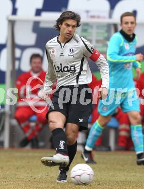 Fussball. Tipp3-Bundesliga. SK Austria Kaernten gegen SK Puntigamer Sturm Graz. Jocelyn Blanchard (Austria Kaernten). Klagenfurt, 14.2.2010.
Foto: Kuess 

---
pressefotos, pressefotografie, kuess, qs, qspictures, sport, bild, bilder, bilddatenbank