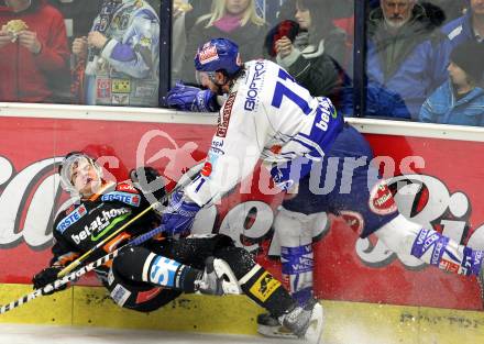 EBEL. Eishockey Bundesliga. EC Pasut VSV gegen EHC LIWEST Linz.  Kiel McLeod, (VSV), Alexander Pallestrang (Linz). Villach, am 19.2.2010.
Foto: Kuess 


---
pressefotos, pressefotografie, kuess, qs, qspictures, sport, bild, bilder, bilddatenbank