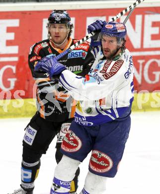 EBEL. Eishockey Bundesliga. EC Pasut VSV gegen EHC LIWEST Linz.  Kiel McLeod, (VSV),  Brendan Buckley (Linz). Villach, am 19.2.2010.
Foto: Kuess 


---
pressefotos, pressefotografie, kuess, qs, qspictures, sport, bild, bilder, bilddatenbank