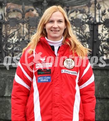 Stocksport. Eisschiessen. IFI Eisstock Europameisterschaften, Vorberichte, Pressekonferenz, Teampraesentation.  Sonja Oswald-Wagner (AUT). Klagenfurt, am 20.2.2010.
Foto:Kuess
---
pressefotos, pressefotografie, kuess, qs, qspictures, sport, bild, bilder, bilddatenbank