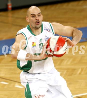 Basketball Bundesliga. Woerthersee Piraten gegen Oberwart Gunners. Joachim Buggelsheim (Piraten).  Klagenfurt, 20.2.2010.
Foto:  Kuess

---
pressefotos, pressefotografie, kuess, qs, qspictures, sport, bild, bilder, bilddatenbank