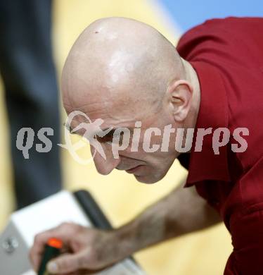 Basketball Bundesliga. Woerthersee Piraten gegen Oberwart Gunners. Trainer Nenad Videka (Piraten).  Klagenfurt, 20.2.2010.
Foto:  Kuess

---
pressefotos, pressefotografie, kuess, qs, qspictures, sport, bild, bilder, bilddatenbank