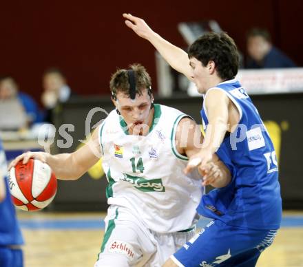 Basketball Bundesliga. Woerthersee Piraten gegen Oberwart Gunners. Maximilian Kunovjanek (Piraten), Lukas Linzer  (Oberwart).  Klagenfurt, 20.2.2010.
Foto:  Kuess

---
pressefotos, pressefotografie, kuess, qs, qspictures, sport, bild, bilder, bilddatenbank