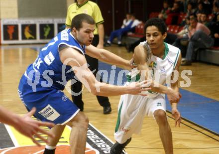 Basketball Bundesliga. Woerthersee Piraten gegen Oberwart Gunners.  Samuel Bachlechner (Piraten), Hannes Artner  (Oberwart).  Klagenfurt, 20.2.2010.
Foto:  Kuess

---
pressefotos, pressefotografie, kuess, qs, qspictures, sport, bild, bilder, bilddatenbank