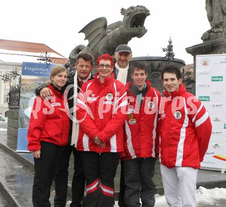 Stocksport. Eisschiessen. IFI Eisstock Europameisterschaften, Vorberichte, Pressekonferenz, Teampraesentation. Kerstin Mueller, Christian Scheider, Sabine Fillafer, Manfred Mertel, Benjamin Fillafer, Reinhard Felsberger. Klagenfurt, am 20.2.2010.
Foto:Kuess
---
pressefotos, pressefotografie, kuess, qs, qspictures, sport, bild, bilder, bilddatenbank