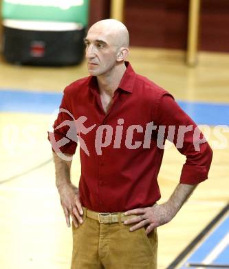 Basketball Bundesliga. Woerthersee Piraten gegen Oberwart Gunners. Trainer Nenad Videka (Piraten).  Klagenfurt, 20.2.2010.
Foto:  Kuess

---
pressefotos, pressefotografie, kuess, qs, qspictures, sport, bild, bilder, bilddatenbank