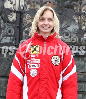 Stocksport. Eisschiessen. IFI Eisstock Europameisterschaften, Vorberichte, Pressekonferenz, Teampraesentation.  Silvia Gutmann-Wild (AUT). Klagenfurt, am 20.2.2010.
Foto:Kuess
---
pressefotos, pressefotografie, kuess, qs, qspictures, sport, bild, bilder, bilddatenbank