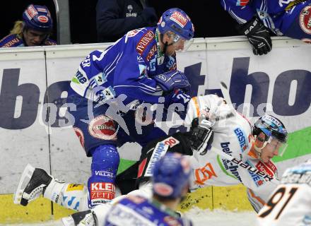 EBEL. Eishockey Bundesliga. EC Pasut VSV gegen EHC LIWEST Linz.  Guenther Lanzinger, (VSV),  Robert Lukas (Linz). Villach, am 23.2.2010.
Foto: Kuess 


---
pressefotos, pressefotografie, kuess, qs, qspictures, sport, bild, bilder, bilddatenbank