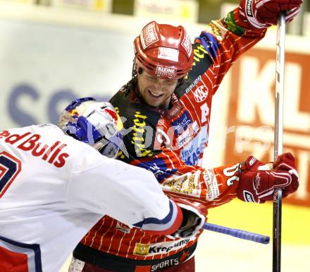 EBEL. Eishockey Bundesliga. KAC gegen EC Red Bull Salzburg. CRAIG Michael (KAC), KOCH Thomas (Salzburg). Klagenfurt, am 23.2.2010.
Foto: Kuess

---
pressefotos, pressefotografie, kuess, qs, qspictures, sport, bild, bilder, bilddatenbank