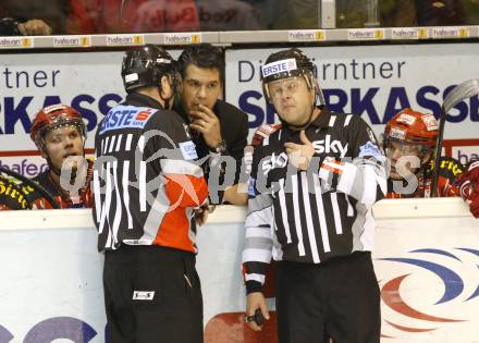 EBEL. Eishockey Bundesliga. KAC gegen EC Red Bull Salzburg. Trainer Manny Viveiros (KAC). Klagenfurt, am 23.2.2010.
Foto: Kuess

---
pressefotos, pressefotografie, kuess, qs, qspictures, sport, bild, bilder, bilddatenbank