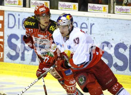 EBEL. Eishockey Bundesliga. KAC gegen EC Red Bull Salzburg. HUNDERTPFUND Thomas (KAC), SCHIECHL Michael (Salzburg). Klagenfurt, am 23.2.2010.
Foto: Kuess

---
pressefotos, pressefotografie, kuess, qs, qspictures, sport, bild, bilder, bilddatenbank