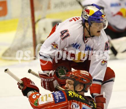 EBEL. Eishockey Bundesliga. KAC gegen EC Red Bull Salzburg. SHANTZ Jeffery (KAC), REGIER Steven (Salzburg). Klagenfurt, am 23.2.2010.
Foto: Kuess

---
pressefotos, pressefotografie, kuess, qs, qspictures, sport, bild, bilder, bilddatenbank