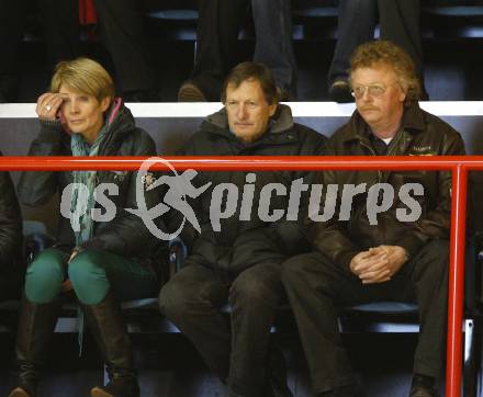 EBEL. Eishockey Bundesliga. KAC gegen EC Red Bull Salzburg. Fans Klammer Franz. Klagenfurt, am 23.2.2010.
Foto: Kuess

---
pressefotos, pressefotografie, kuess, qs, qspictures, sport, bild, bilder, bilddatenbank