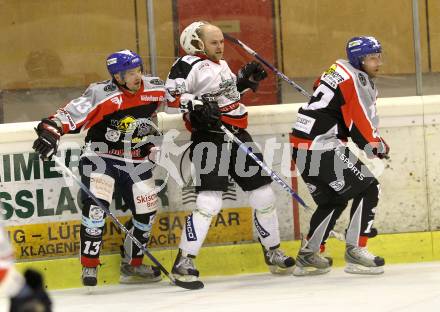 Eishockey Carinthian Hockey League CHL.  EC Tarco Woelfe Klagenfurt gegen EC Feld am See. Peter Mateicka (Tarco), Stefan Pignet, Martin Modl (Feld am See). Klagenfurt, am 25.2.2010.
Foto: Kuess

---
pressefotos, pressefotografie, kuess, qs, qspictures, sport, bild, bilder, bilddatenbank