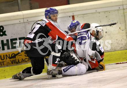 Eishockey Carinthian Hockey League CHL.  EC Tarco Woelfe Klagenfurt gegen EC Feld am See. Stefan Knafl (Tarco), Lenar Gelfanov, Guenter Kilzer  (Feld am See). Klagenfurt, am 25.2.2010.
Foto: Kuess

---
pressefotos, pressefotografie, kuess, qs, qspictures, sport, bild, bilder, bilddatenbank