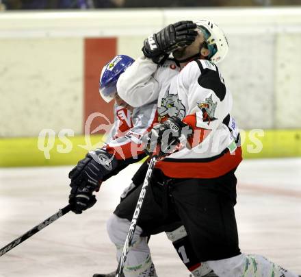 Eishockey Carinthian Hockey League CHL.  EC Tarco Woelfe Klagenfurt gegen EC Feld am See. Andreas Moschik (Tarco), Lenar Gelfanov (Feld am See). Klagenfurt, am 25.2.2010.
Foto: Kuess

---
pressefotos, pressefotografie, kuess, qs, qspictures, sport, bild, bilder, bilddatenbank