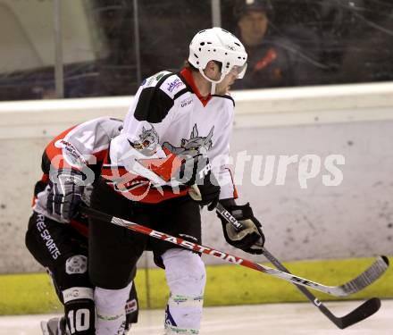 Eishockey Carinthian Hockey League CHL.  EC Tarco Woelfe Klagenfurt gegen EC Feld am See. Chris Quantschnig (Tarco), Kristian Kravanja (Feld am See). Klagenfurt, am 25.2.2010.
Foto: Kuess

---
pressefotos, pressefotografie, kuess, qs, qspictures, sport, bild, bilder, bilddatenbank