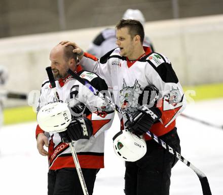 Eishockey Carinthian Hockey League CHL.  EC Tarco Woelfe Klagenfurt gegen EC Feld am See. Jubel Michael Krainer, Markus Zechner (Tarco). Klagenfurt, am 25.2.2010.
Foto: Kuess

---
pressefotos, pressefotografie, kuess, qs, qspictures, sport, bild, bilder, bilddatenbank