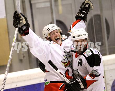 Eishockey Carinthian Hockey League CHL.  EC Tarco Woelfe Klagenfurt gegen EC Feld am See. Jubel Georg Kriessmann, Michael Krainer (Tarco). Klagenfurt, am 25.2.2010.
Foto: Kuess

---
pressefotos, pressefotografie, kuess, qs, qspictures, sport, bild, bilder, bilddatenbank