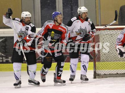 Eishockey Carinthian Hockey League CHL.  EC Tarco Woelfe Klagenfurt gegen EC Feld am See. Michael Krainer, Bruno Tarmann (Tarco), Thomas Zammernig (Feld am See). Klagenfurt, am 25.2.2010.
Foto: Kuess

---
pressefotos, pressefotografie, kuess, qs, qspictures, sport, bild, bilder, bilddatenbank