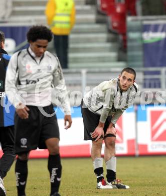 Fussball. Tipp3-Bundesliga. SK Austria Kelag Kaernten  gegen KSV Superfund Kapfenberger SV. Sandro Ferreira Da Silva, Markus Pink (Austria Kaernten). Klagenfurt, 27.2.2010. 
Foto: Kuess

---
pressefotos, pressefotografie, kuess, qs, qspictures, sport, bild, bilder, bilddatenbank