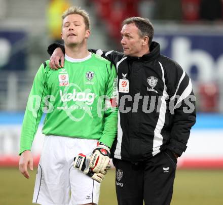 Fussball. Tipp3-Bundesliga. SK Austria Kelag Kaernten  gegen KSV Superfund Kapfenberger SV. Andreas Schranz, Tormanntrainer Wolfgang Thun-Hohenstein (Austria Kaernten). Klagenfurt, 27.2.2010. 
Foto: Kuess

---
pressefotos, pressefotografie, kuess, qs, qspictures, sport, bild, bilder, bilddatenbank