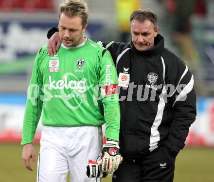 Fussball. Tipp3-Bundesliga. SK Austria Kelag Kaernten  gegen KSV Superfund Kapfenberger SV. Andreas Schranz, Tormanntrainer Wolfgang Thun-Hohenstein (Austria Kaernten). Klagenfurt, 27.2.2010. 
Foto: Kuess

---
pressefotos, pressefotografie, kuess, qs, qspictures, sport, bild, bilder, bilddatenbank