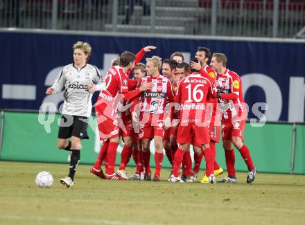 Fussball. Tipp3-Bundesliga. SK Austria Kelag Kaernten  gegen KSV Superfund Kapfenberger SV. Torjubel Kapfenberg. Klagenfurt, 27.2.2010. 
Foto: Kuess

---
pressefotos, pressefotografie, kuess, qs, qspictures, sport, bild, bilder, bilddatenbank