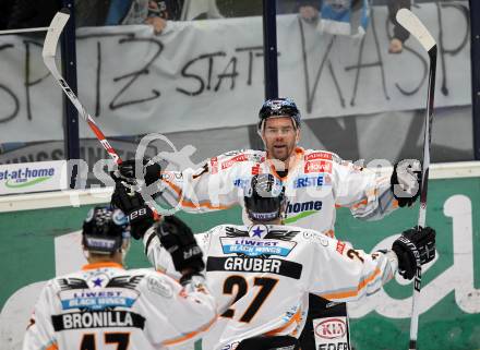 EBEL. Eishockey Bundesliga. EC Pasut VSV gegen EHC LIWEST Linz.  Torjubel Linz. Villach, am 28.2.2010.
Foto: Kuess 


---
pressefotos, pressefotografie, kuess, qs, qspictures, sport, bild, bilder, bilddatenbank