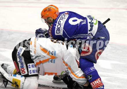 EBEL. Eishockey Bundesliga. EC Pasut VSV gegen EHC LIWEST Linz.  Roland Kaspitz, (VSV),  Mark Szuecs (Linz). Villach, am 28.2.2010.
Foto: Kuess 


---
pressefotos, pressefotografie, kuess, qs, qspictures, sport, bild, bilder, bilddatenbank