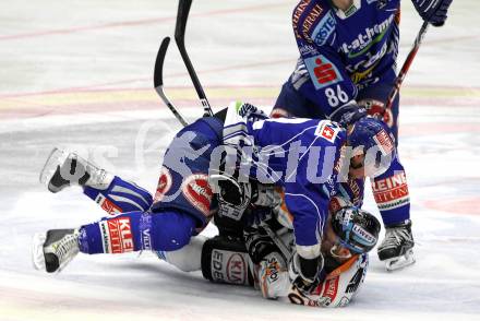 EBEL. Eishockey Bundesliga. EC Pasut VSV gegen EHC LIWEST Linz.  Thomas Pfeffer, (VSV),  Brad Purdie (Linz). Villach, am 28.2.2010.
Foto: Kuess 


---
pressefotos, pressefotografie, kuess, qs, qspictures, sport, bild, bilder, bilddatenbank