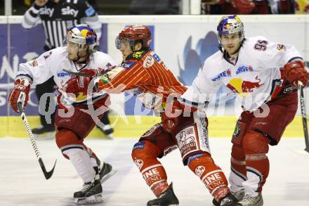 EBEL. Eishockey Bundesliga. KAC gegen EC Red Bull Salzburg. GEIER Stefan (KAC), WIEDERGUT Andreas, ULMER Martin (Salzburg). Klagenfurt, am 28.2.2010.
Foto: Kuess 

---
pressefotos, pressefotografie, kuess, qs, qspictures, sport, bild, bilder, bilddatenbank