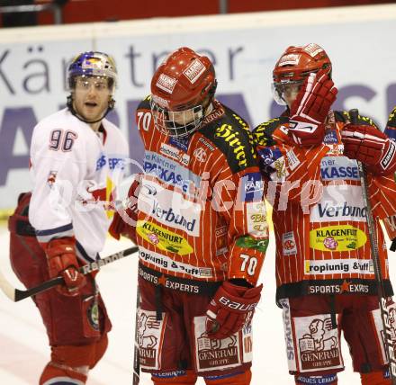 EBEL. Eishockey Bundesliga. KAC gegen EC Red Bull Salzburg. Enttaeuscht KAC POECK Markus, SCHNEIDER Andrew. Klagenfurt, am 28.2.2010.
Foto: Kuess 

---
pressefotos, pressefotografie, kuess, qs, qspictures, sport, bild, bilder, bilddatenbank