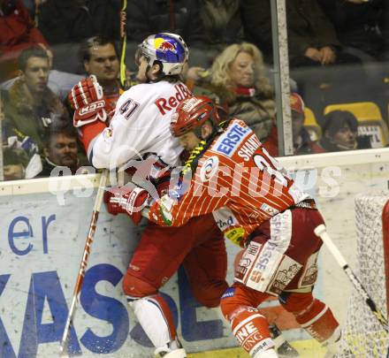 EBEL. Eishockey Bundesliga. KAC gegen EC Red Bull Salzburg. SHANTZ Jeffery (KAC), REGIER Steven (Salzburg). Klagenfurt, am 28.2.2010.
Foto: Kuess 

---
pressefotos, pressefotografie, kuess, qs, qspictures, sport, bild, bilder, bilddatenbank