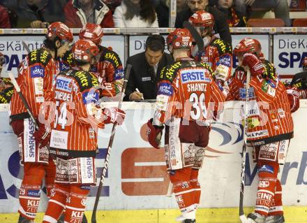 EBEL. Eishockey Bundesliga. KAC gegen EC Red Bull Salzburg. Trainer Manny Viveiros (KAC). Klagenfurt, am 28.2.2010.
Foto: Kuess 

---
pressefotos, pressefotografie, kuess, qs, qspictures, sport, bild, bilder, bilddatenbank