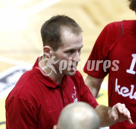 Volleyball Bundesliga. VBK Loewen gegen SK Aich/Dob. Trainer Johann Huber (VBK). Klagenfurt am 27.02.2010
Foto: Kuess
---
pressefotos, pressefotografie, kuess, qs, qspictures, sport, bild, bilder, bilddatenbank