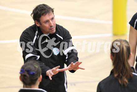 Volleyball WVL. ATSC Wildcats gegen VC Tirol. Trainer Helmut Voggenberger (Wildcats). Klagenfurt, am 20.2.2010.
Foto: Kuess
---
pressefotos, pressefotografie, kuess, qs, qspictures, sport, bild, bilder, bilddatenbank