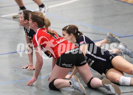 Volleyball WVL. ATSC Wildcats gegen VC Tirol. Elena Kaaden, Anna Hoedl, Kristina Fabris (Wildcats). Klagenfurt, am 20.2.2010.
Foto: Kuess
---
pressefotos, pressefotografie, kuess, qs, qspictures, sport, bild, bilder, bilddatenbank