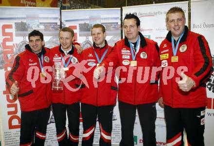 STOCKSPORT. IFI Eisstock Europameisterschaften. Teambewerb der Herren. Siegerehrung. Hans Schopf, Patrick Fischer, Andreas Schurian, Gerhard Fuchs und Matthias Taxacher (AUT). Klagenfurt am 6.3.2010
Foto: Kuess
---
pressefotos, pressefotografie, kuess, qs, qspictures, sport, bild, bilder, bilddatenbank