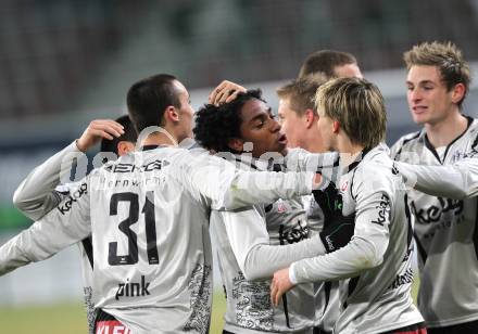 Fussball BUndesliga. SK Austria Kaernten gegen SV Mattersburg. Torjubel (Kaernten). Klagenfurt, am 6.2.2010.
Foto: Kuess
---
pressefotos, pressefotografie, kuess, qs, qspictures, sport, bild, bilder, bilddatenbank