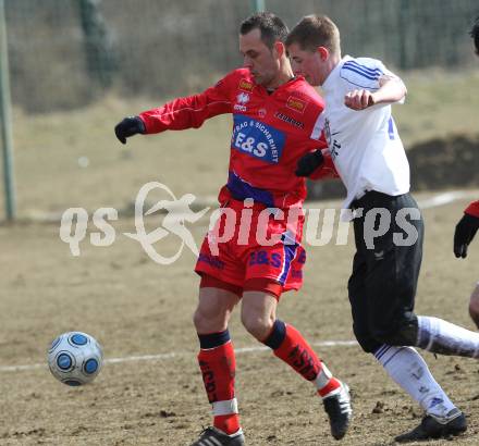 Fussball KFV Cup. Friesacher AC gegen SAK Klagenfurt. Thomas Michael Ebner (Friesach), Goran Jolic (SAK). Friesach, am 6.3.2010.
Foto: Kuess
---
pressefotos, pressefotografie, kuess, qs, qspictures, sport, bild, bilder, bilddatenbank