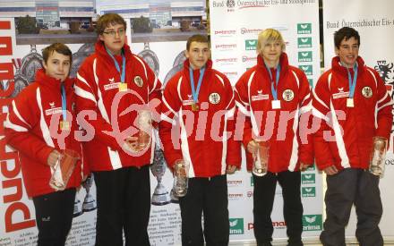 STOCKSPORT. IFI Eisstock Europameisterschaften. U 16 Teambewerb der Herren. Siegerehrung. Oesterreich mit Benjamin Fillafer (1. von rechts) (AUT). Klagenfurt am 6.3.2010
Foto: Kuess
---
pressefotos, pressefotografie, kuess, qs, qspictures, sport, bild, bilder, bilddatenbank