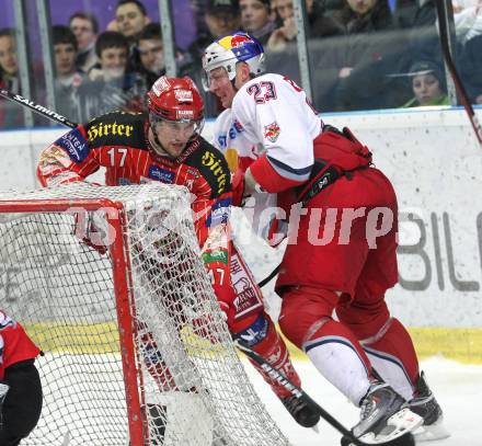 EBEL. Eishockey Bundesliga. EC Red Bull Salzburg gegen KAC. Gregor Hager (KAC), Michael Siklenka (Salzburg). Salzburg, am 7.3.2010.
Foto: Kuess 

---
pressefotos, pressefotografie, kuess, qs, qspictures, sport, bild, bilder, bilddatenbank