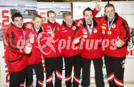 STOCKSPORT. IFI Eisstock Europameisterschaften. Teambewerb der Herren. Siegerehrung. Hans Schopf, Gerhard Fuchs, Matthias Taxacher, Trainer Eduard Schoeggl, Patrick Fischer, Andreas Schurian (AUT). Klagenfurt am 6.3.2010
Foto: Kuess
---
pressefotos, pressefotografie, kuess, qs, qspictures, sport, bild, bilder, bilddatenbank