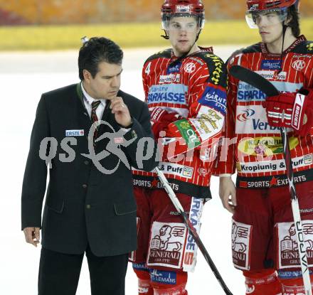 EBEL. Eishockey Bundesliga. EC Red Bull Salzburg gegen KAC. Enttaeuscht Manny Viveiros, PIRMANN Markus, RATZ Herbert (KAC). Salzburg, am 7.3.2010.
Foto: Kuess 

---
pressefotos, pressefotografie, kuess, qs, qspictures, sport, bild, bilder, bilddatenbank