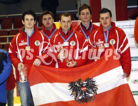 STOCKSPORT. IFI Eisstock Europameisterschaften. U 23 Teambewerb der Herren. Siegerehrung. Oesterreich mit Reinhard Felsberger (1. von links) (AUT). Klagenfurt am 6.3.2010
Foto: Kuess
---
pressefotos, pressefotografie, kuess, qs, qspictures, sport, bild, bilder, bilddatenbank