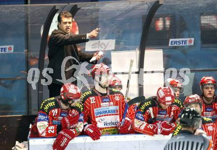 EBEL. Eishockey Bundesliga. EC Red Bull Salzburg gegen KAC. Trainer Manny Viveiros (KAC). Salzburg, am 7.3.2010.
Foto: Kuess 

---
pressefotos, pressefotografie, kuess, qs, qspictures, sport, bild, bilder, bilddatenbank