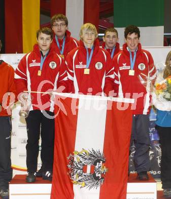 STOCKSPORT. IFI Eisstock Europameisterschaften. U 16 Teambewerb der Herren. Siegerehrung. Oesterreich mit Benjamin Fillafer (vorne rechts) (AUT). Klagenfurt am 6.3.2010
Foto: Kuess
---
pressefotos, pressefotografie, kuess, qs, qspictures, sport, bild, bilder, bilddatenbank